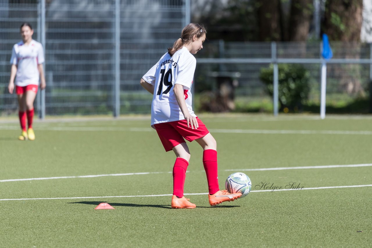 Bild 226 - wCJ Germania Schnelsen - Walddoerfer SV : Ergebnis: 0:6